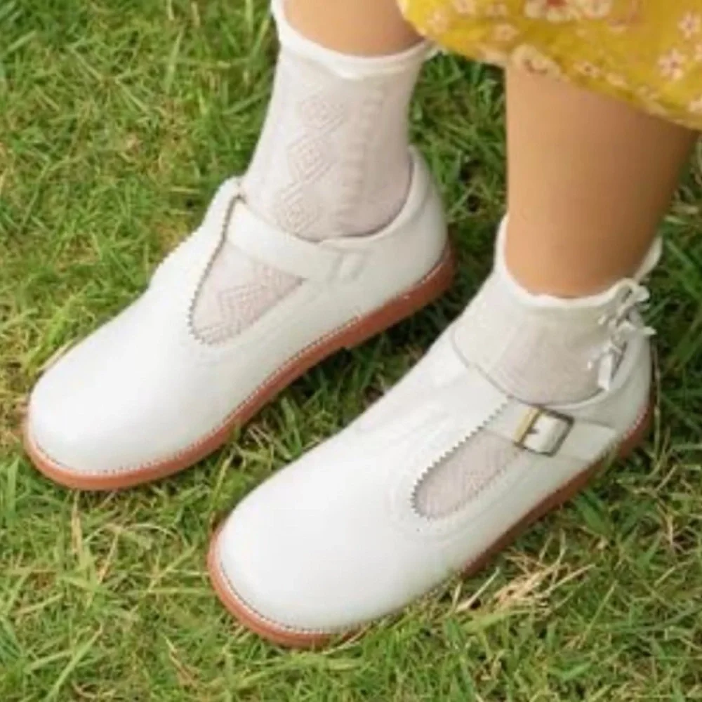Felix and Flora girl’s white Mary Jane flats shoes size 13